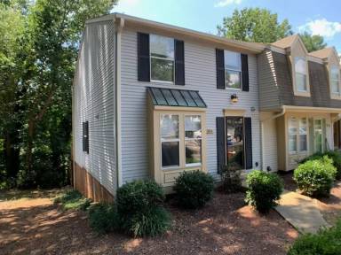Main picture of 1804 Sara Ln