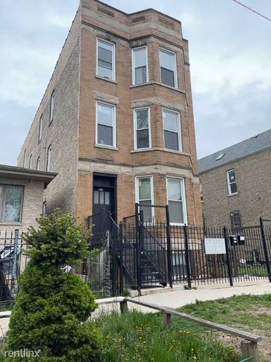 Main picture of 2431 S Christiana Ave