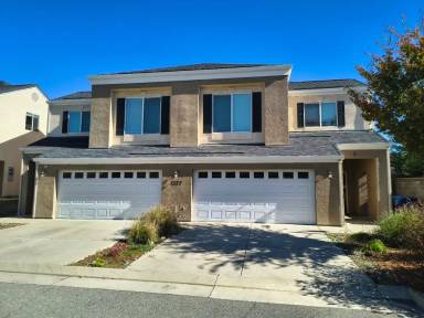 Main picture of 1365 Browning St