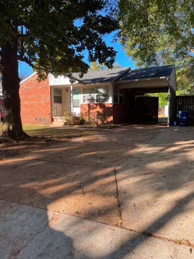 Main picture of 2912 Holiday Dr SW