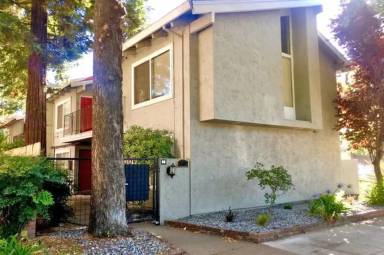 Main picture of 2819 E St