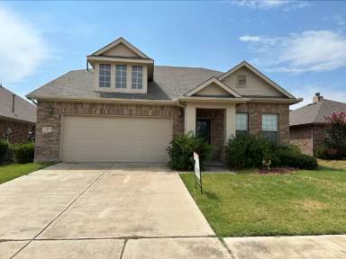 Main picture of 912 Hawk Valley Dr