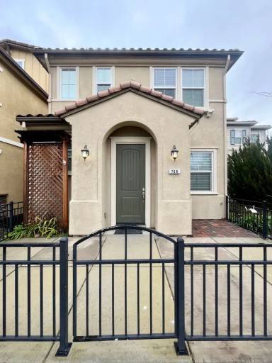 Main picture of 768 King Palm Ln