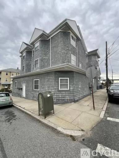 Main picture of 338 Ferry St