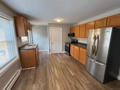 Main picture of 19 Dirigo Rd
