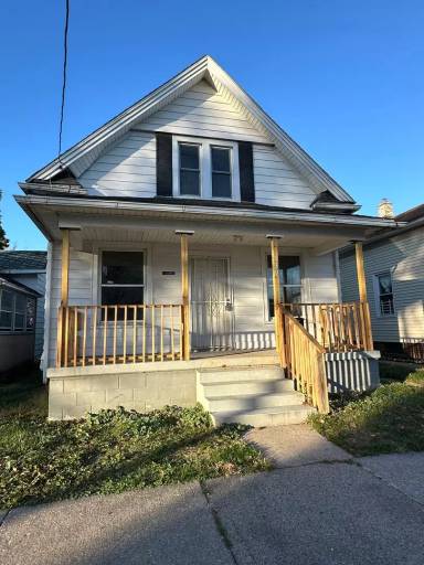 Main picture of 139 E Park St
