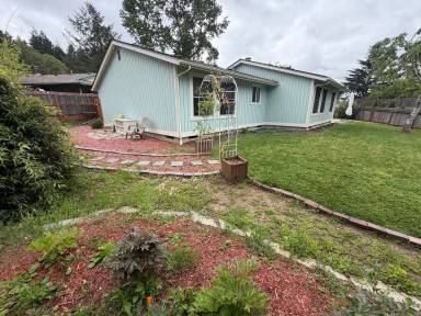 Main picture of 2078 NW Lance Way