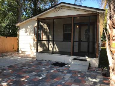 Main picture of 1161 E 1st St