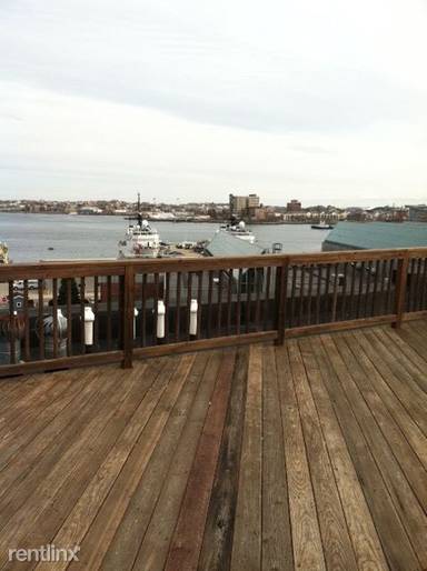 Main picture of 464 Hanover St