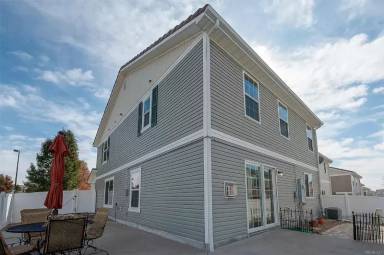 Main picture of 5571 Genoa St
