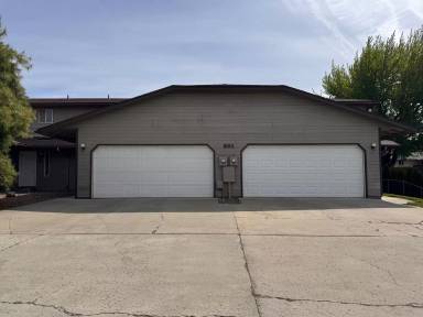 Main picture of 601 S 72nd Ave