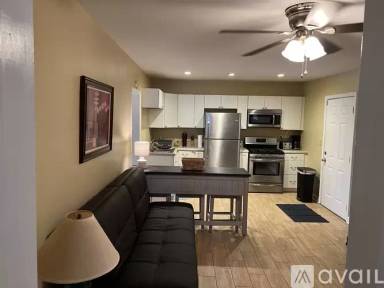 Main picture of 101 Maple St