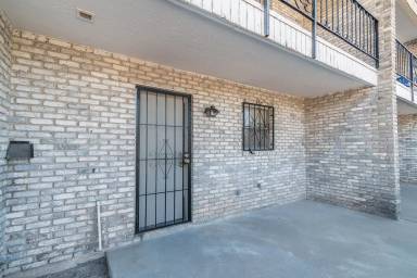 Main picture of 6700 Escondido Dr