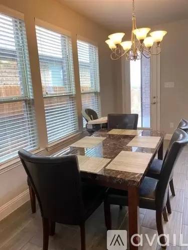 Main picture of 15640 Pioneer Bluff Trl