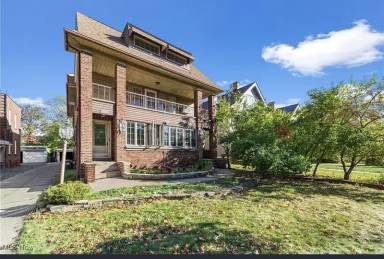 Main picture of 14726 Clifton Blvd