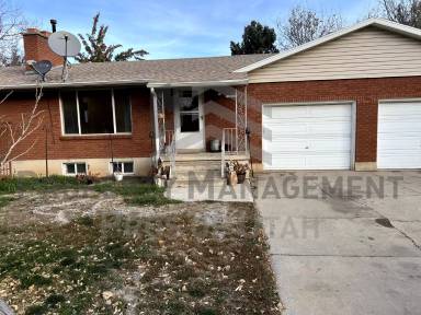 Main picture of 1006 W 17th St