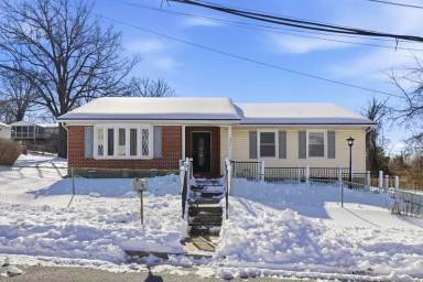 Main picture of 4315 Spencer St