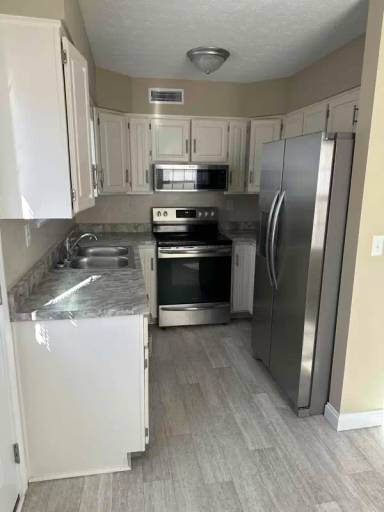 Main picture of 391 N 1st St