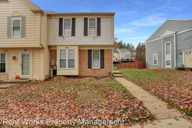 Main picture of 22 Woodhollow Ct