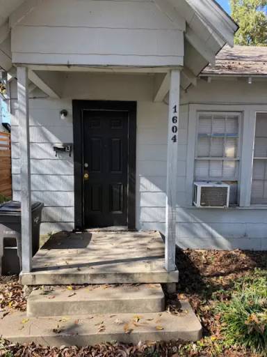 Main picture of 1604 S Henderson St