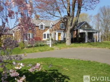 Main picture of 60 Knobloch Ln