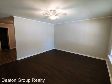 Main picture of 121 Sharon St