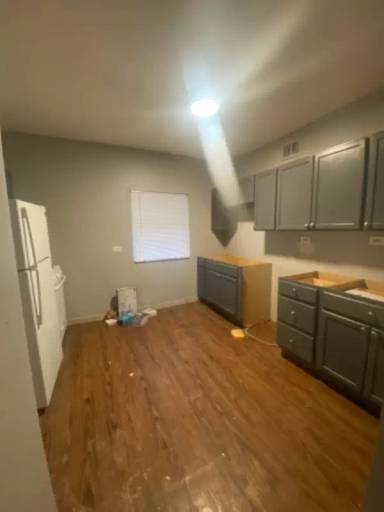 Main picture of 856 N Mayfield Ave