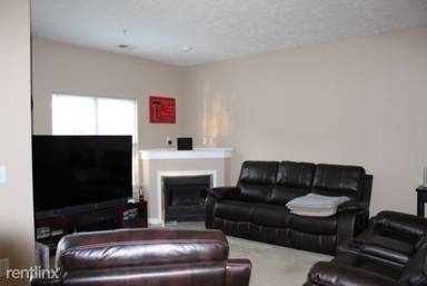 Main picture of 303 Stockton Rdg