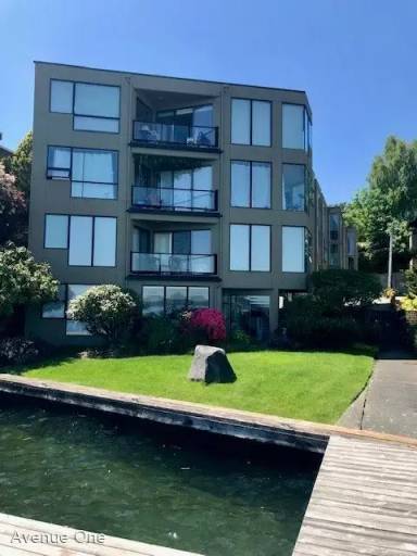Main picture of 510 Lakeside Ave S