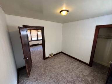 Main picture of 5833 N 32nd St