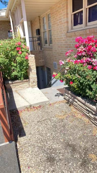Main picture of 229 E Logan St