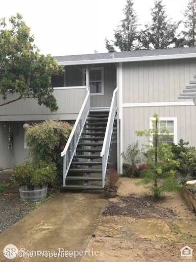 Main picture of 620 Oak St