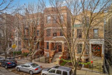Main picture of 2326 N Southport Ave