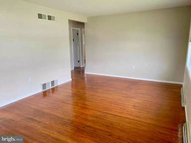 Main picture of 833 Gunnison Rd