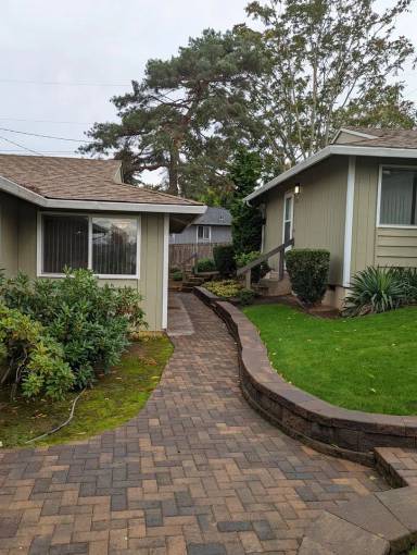 Main picture of 1104 W 36th St