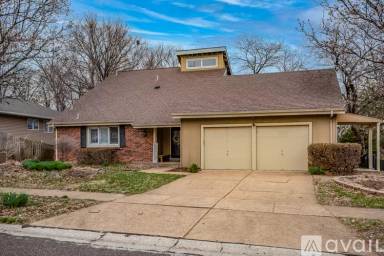 Main picture of 681 Huntley Heights Dr