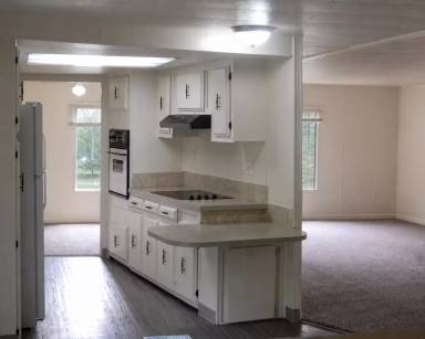 Main picture of 4550 SW 5th Ave