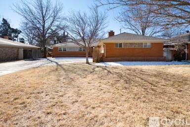 Main picture of 6011 Gainsborough Rd