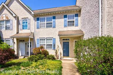 Main picture of 5 W Richards Ln