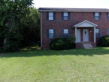 Main picture of 1372 S Maple St