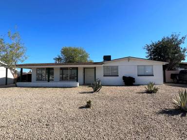 Main picture of 3022 W Country Gables Dr