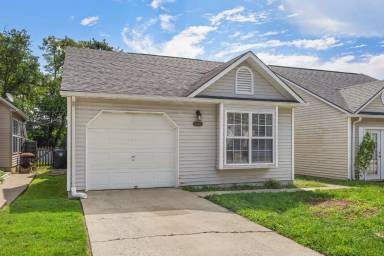 Main picture of 416 Chelsea Woods Dr