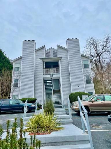 Main picture of 310 Forrest Ave