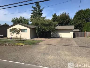 Main picture of 853 NE Sunrise Ln