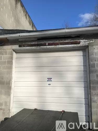 Main picture of 605 W Chestnut St