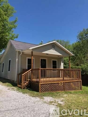 Main picture of 216 E Center St
