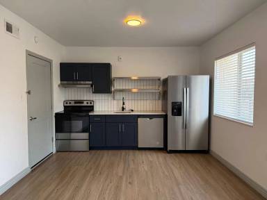 Main picture of 205 7th St NW