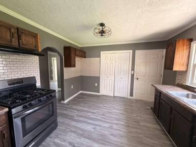 Main picture of 3412 2nd St