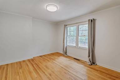 Main picture of 4364 Manhassett Dr