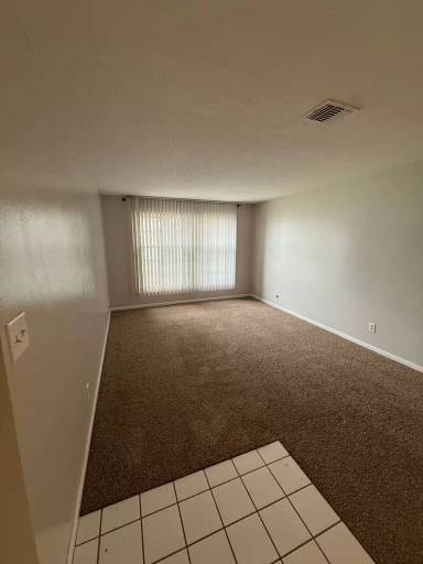 Main picture of 2021 N 14th Ct